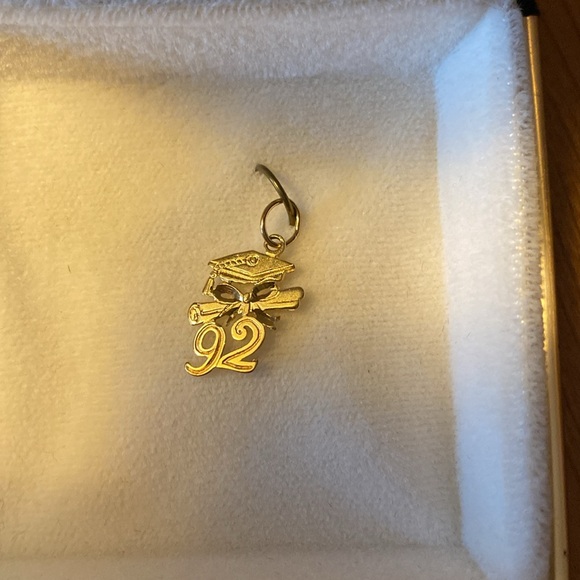 14K class of 92 graduation cap diploma charm - Picture 3 of 5